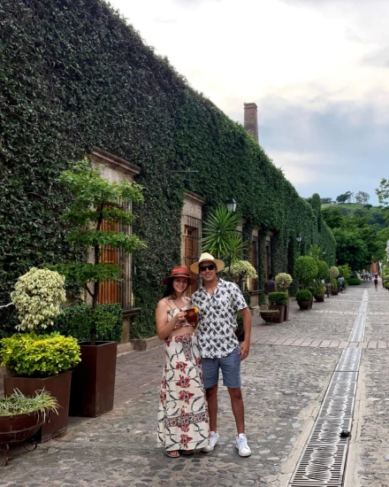 Primer viaje internacional de Juanita y Daniel